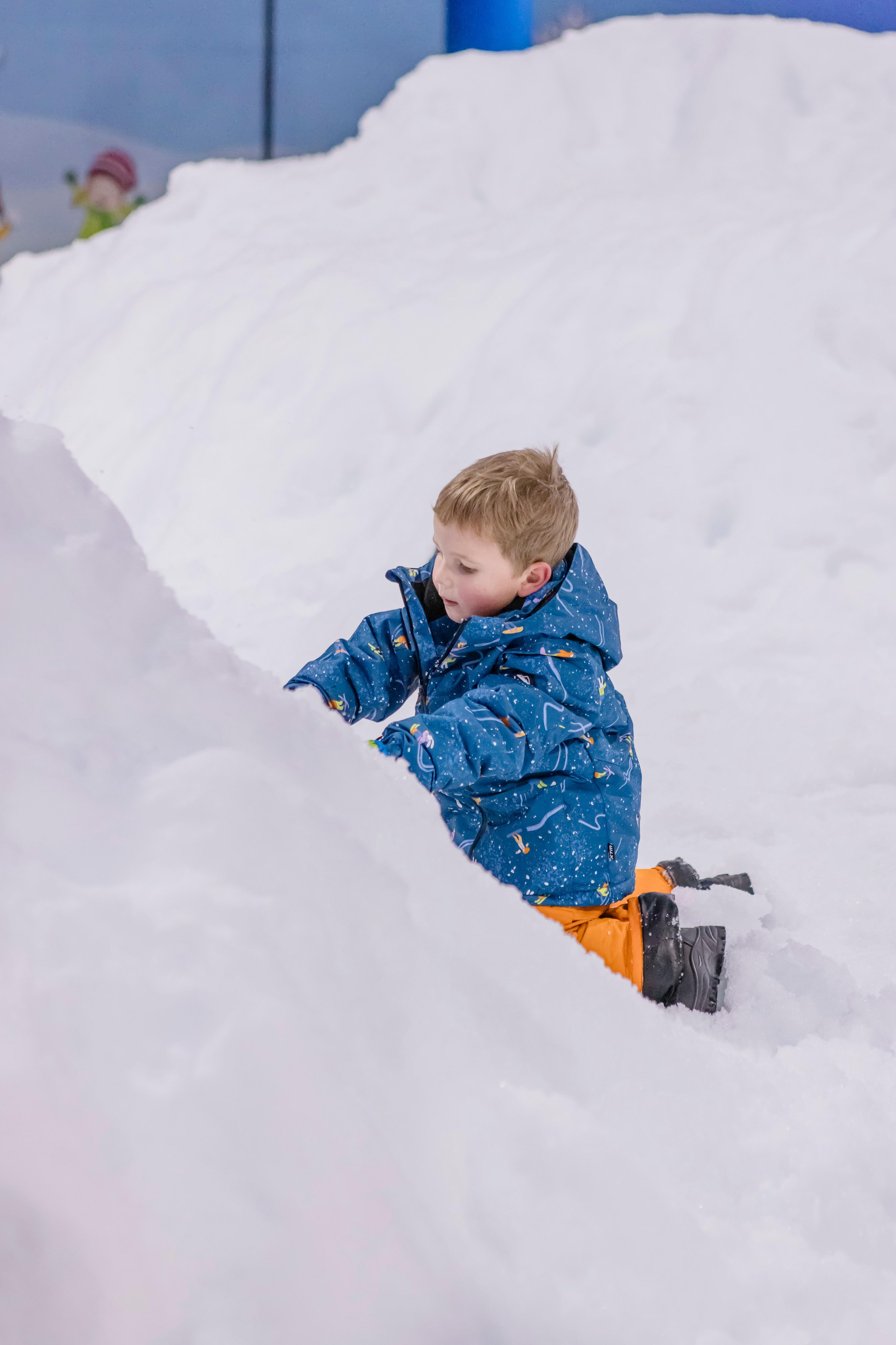 Finn Snow hills 